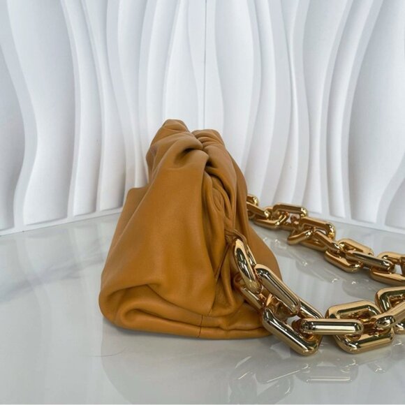 Bottega Veneta Chain Pouch Caramel Leather Bag - Picture 4 of 11